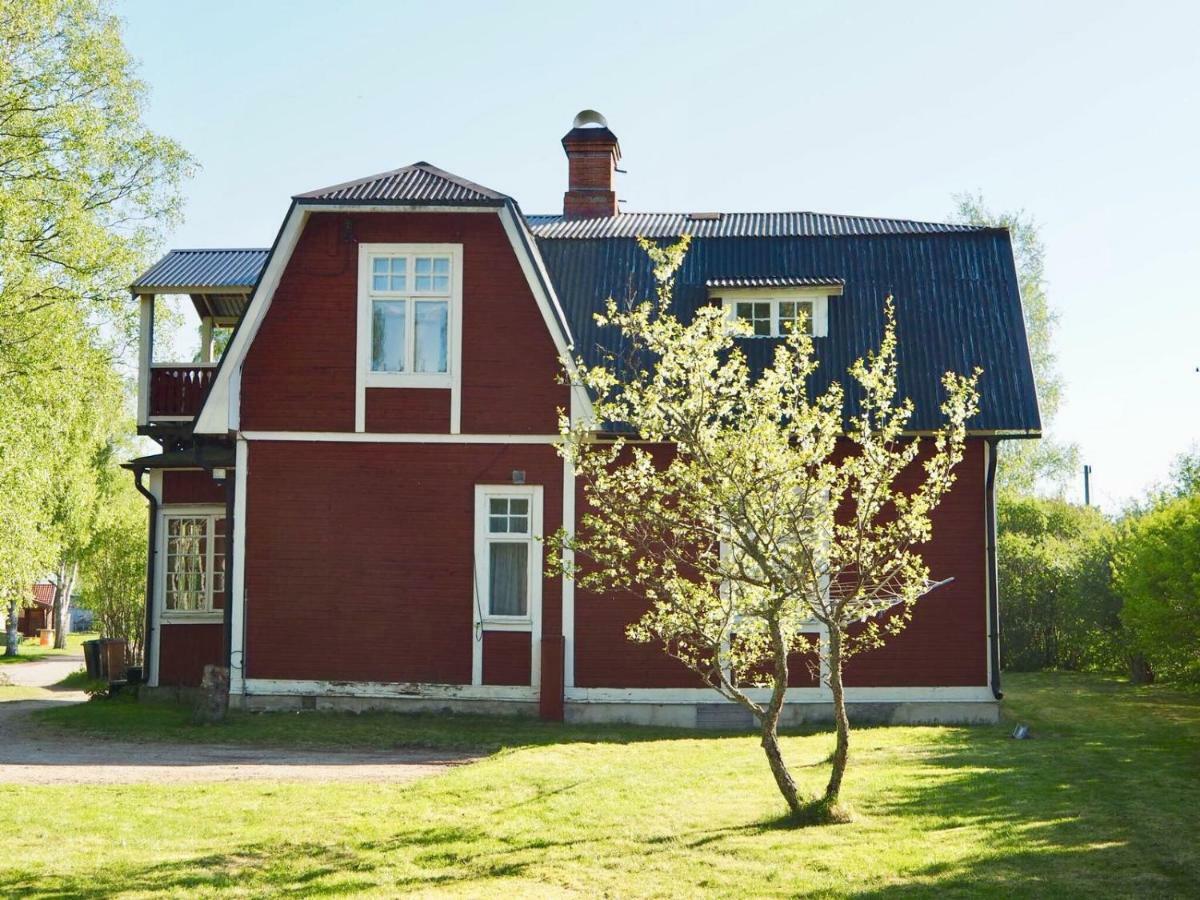 Orsastuguthyrning-kyrkbyn *